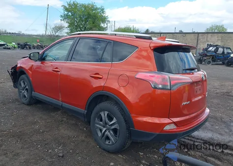 2016 Toyota Rav4 Le z USA, uszkodzony, nr VIN JTMBFREVXGJ092836